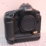 Canon AF EOS 1Ds MK II Full Frame Digital Camera With Charger